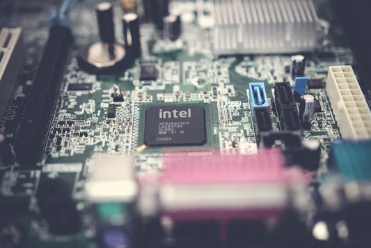 Intel rescata los chips de 14ª Gen para portátiles gaming en 2026 — y tiene más sentido del que parece